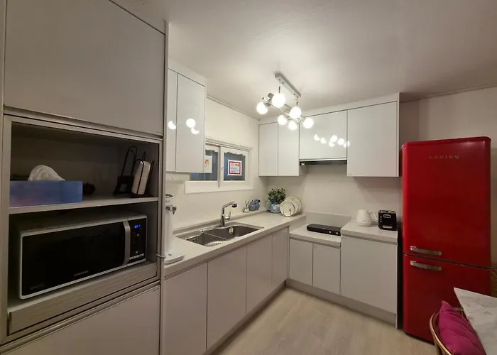 Casa Remanso, Spacious Gangnam Stay For 8 - Near 삼성서울병원, 삼성병원, Samsung Medical Center, Samsung Hospital, Coex, Lotte World - Free Parking, Luggage Storage アパート